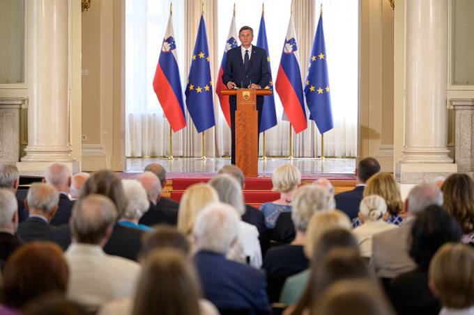 Predsednik republike v Predsedniški palači priredil posebno slovesnost ob 30-letnici mednarodnega priznanja Republike Slovenije